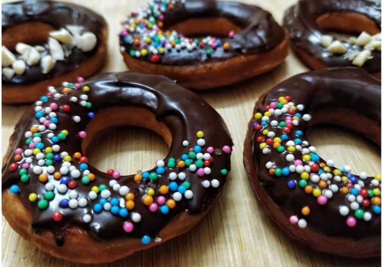 Doughnut Recipe – No Yeast, No Eggs, No-Bake Doughnuts